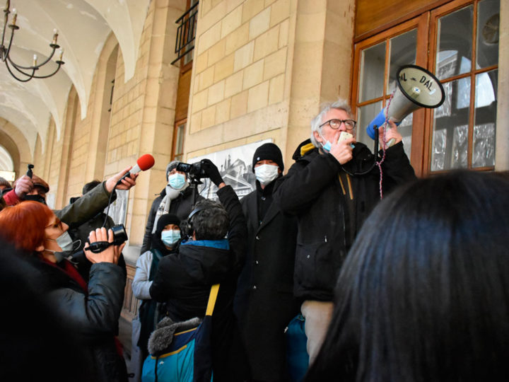 Paris. Collectif Réquisitions « On se met au chaud ! »