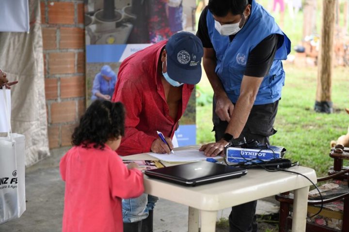 Colombia: en Huila, víctimas y victimarios siembran la paz