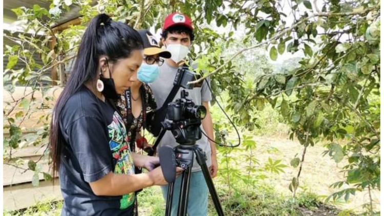 Medios comunitarios en Ecuador