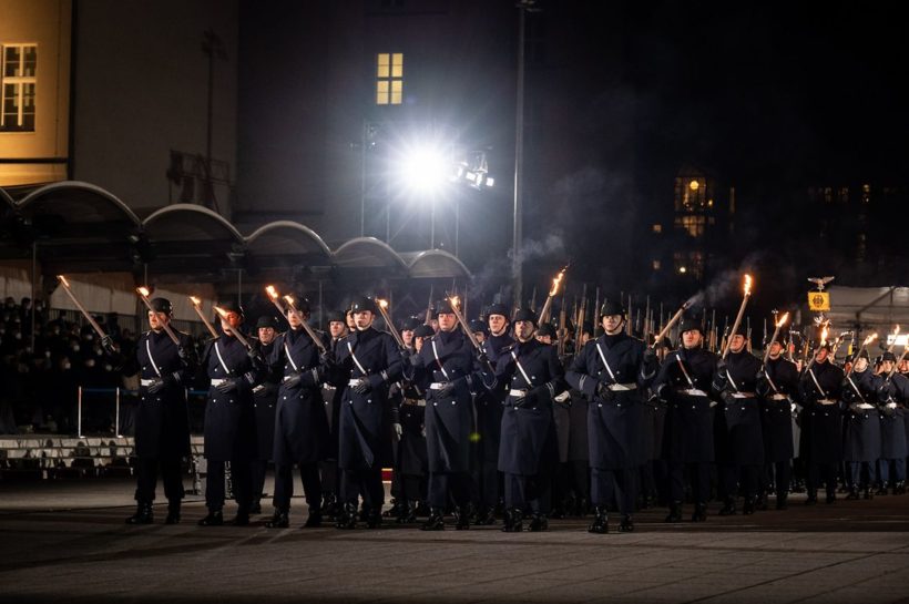 Mit militärischen Ehren