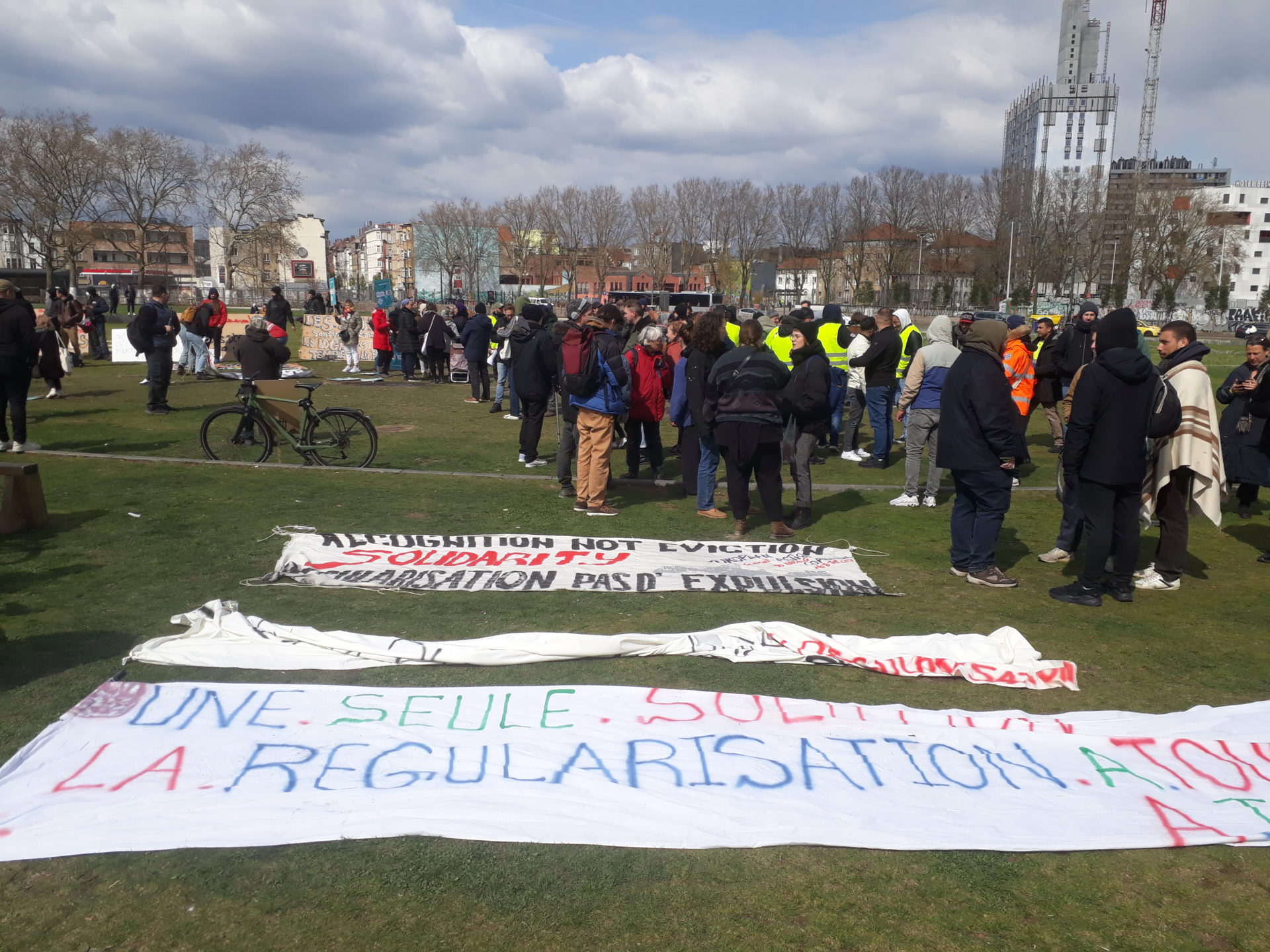 Bruxelles- 3 avril 22- Manif Sains-Papiers