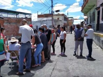 Loi des Cités communales: « révolution dans la révolution » au Venezuela